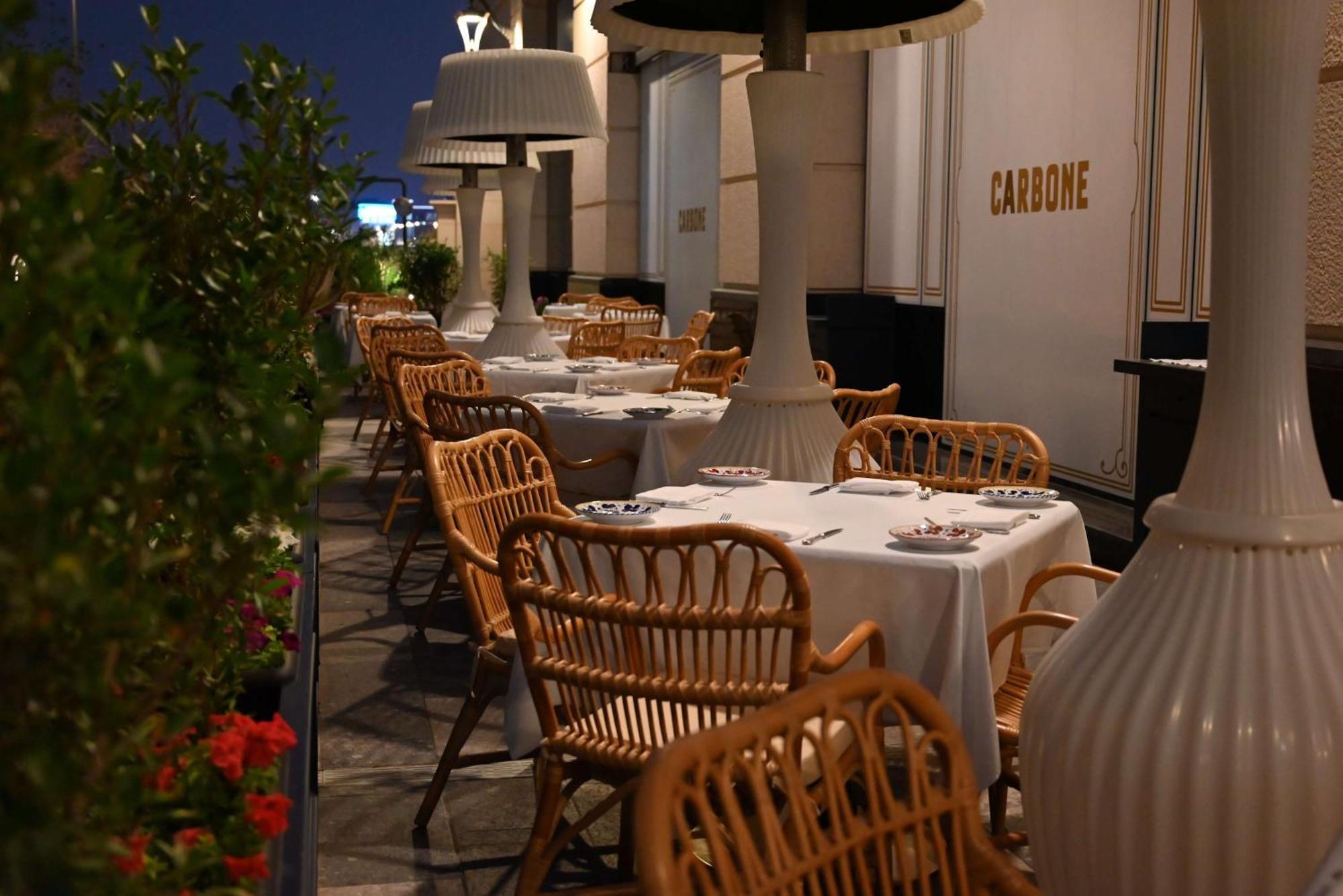 Mansard Riyadh, A Radisson Collection Hotel Экстерьер фото The restaurant's terrace
