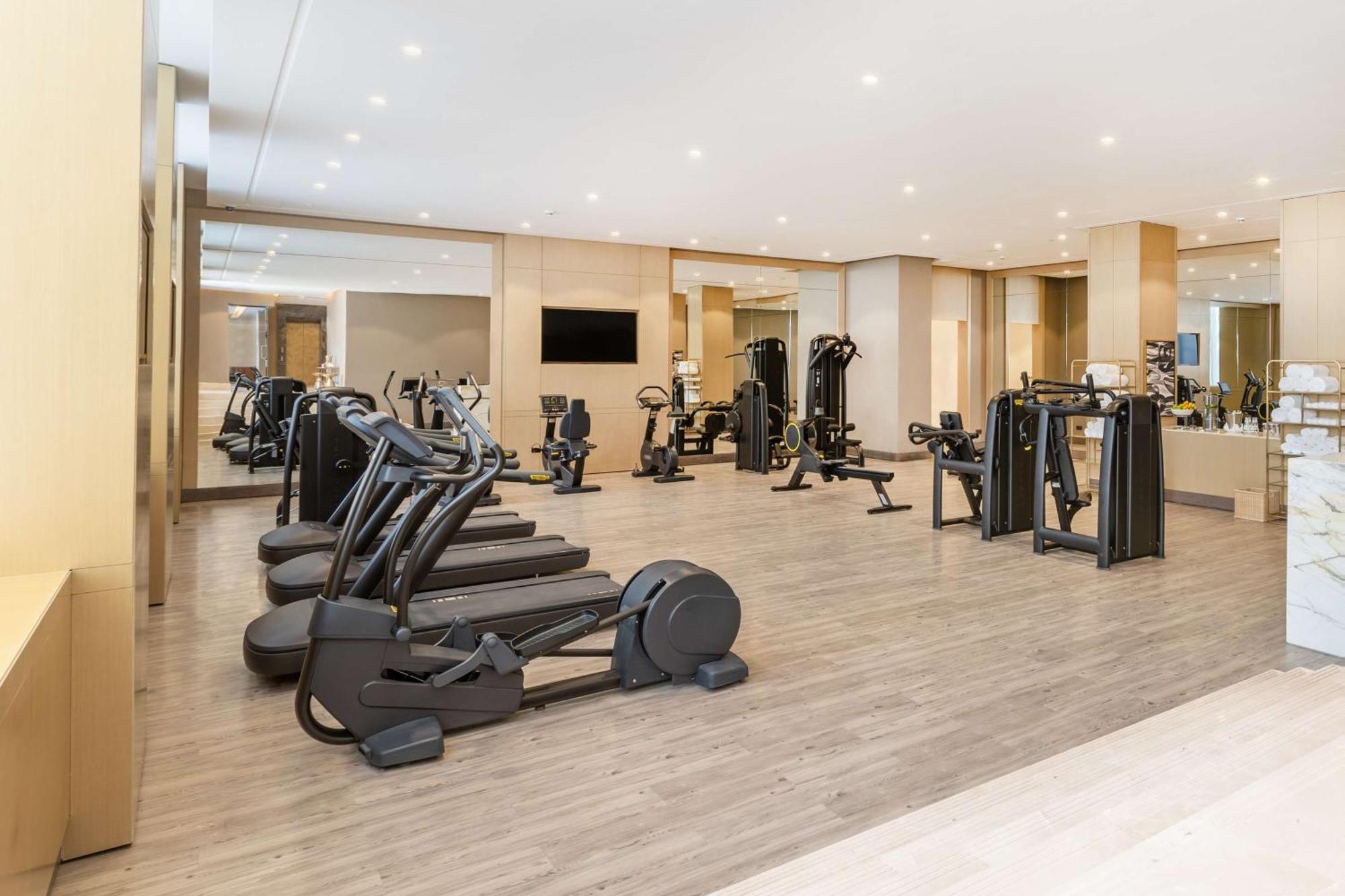 Mansard Riyadh, A Radisson Collection Hotel Экстерьер фото The gym at the hotel