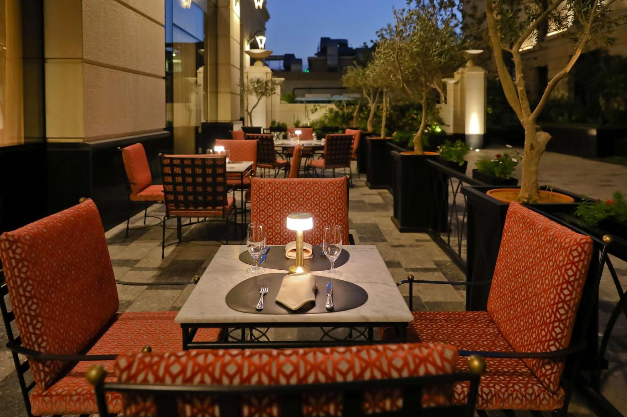 Mansard Riyadh, A Radisson Collection Hotel Экстерьер фото The Westin Cairo